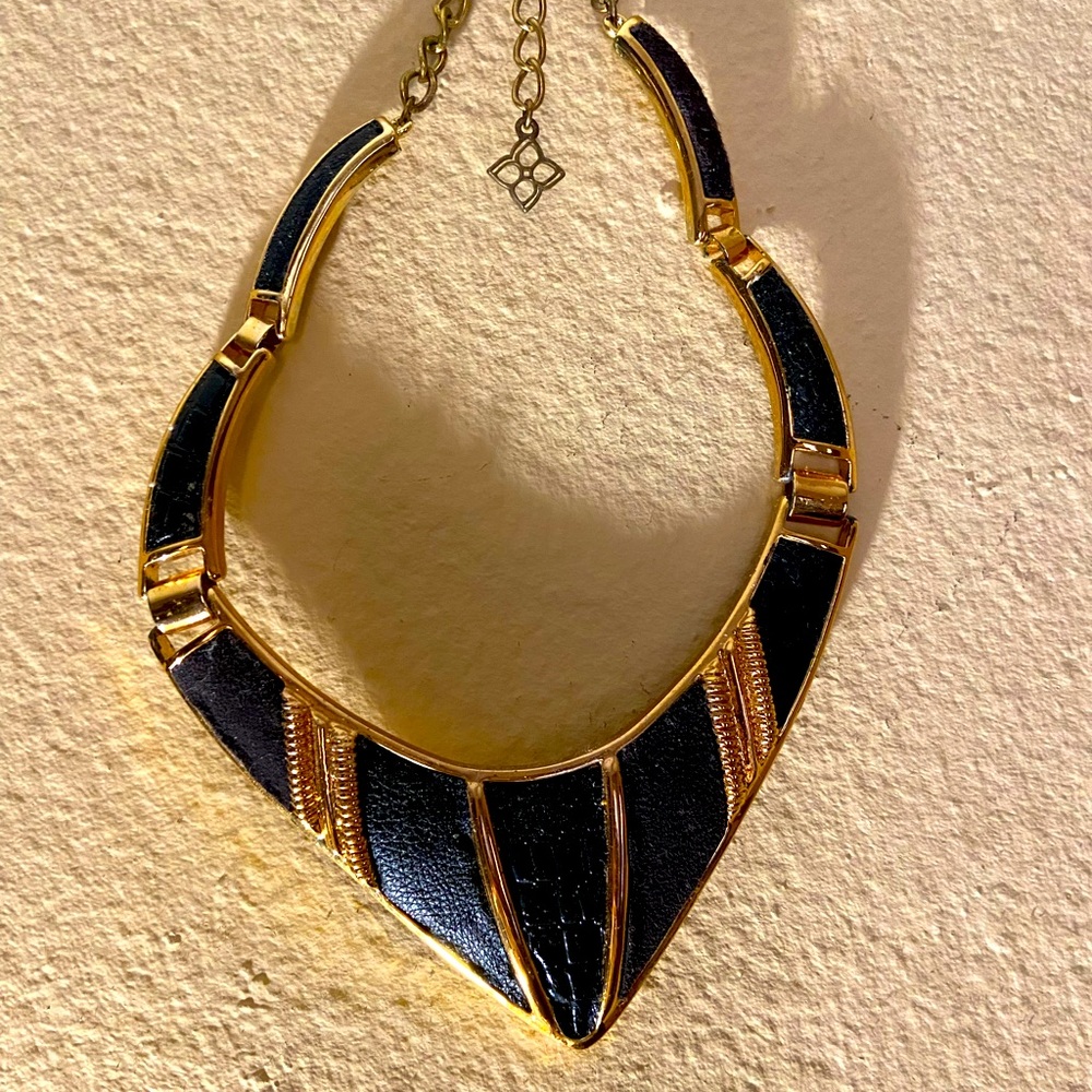 Necklace (Costume Jewelry) Leather & Suede